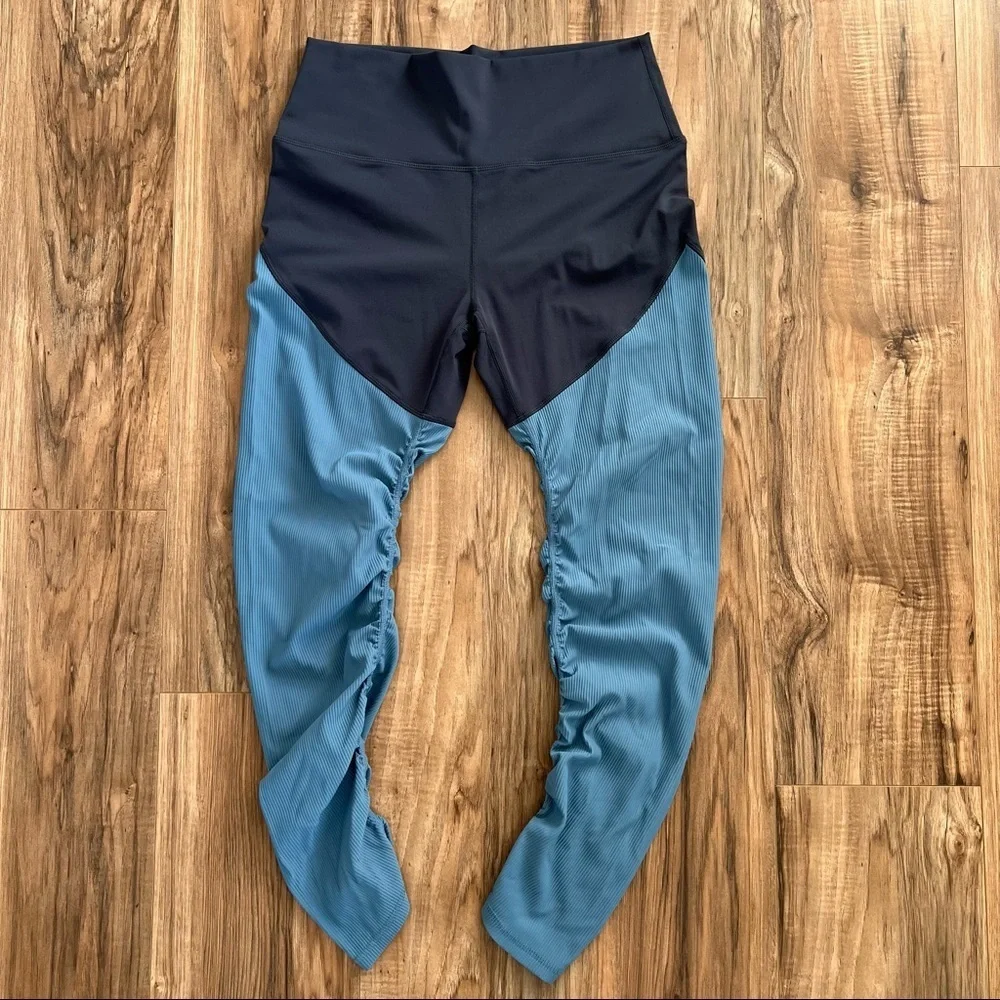 🦊NWOT Zyia Storm Parallel Luxe Leggings​​​ - Picture 3 of 10